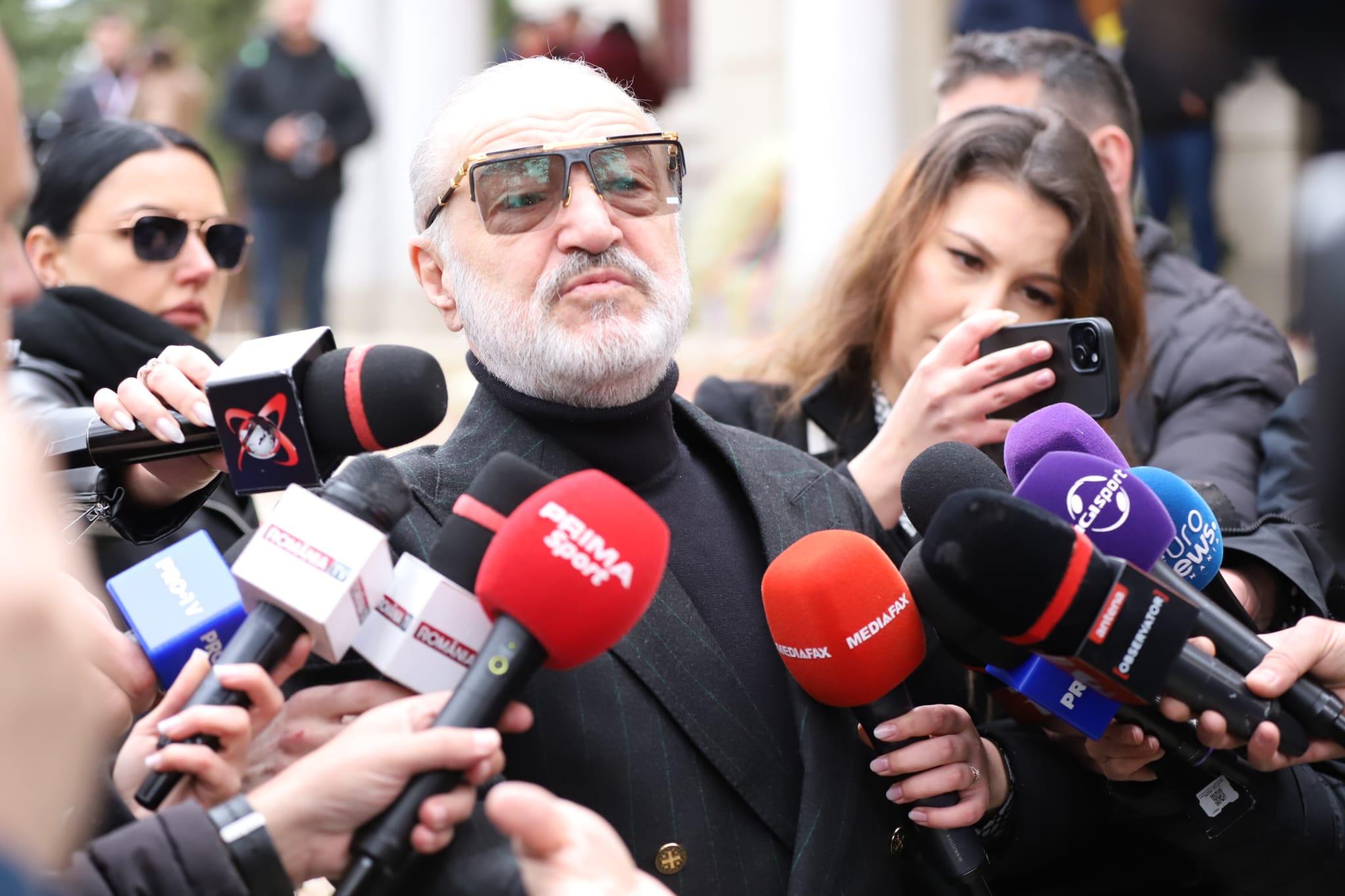 Imagini inedite cu Gigi Becali călare pe măgar în Grecia. Filmarea a ajuns virală: „Am vrut să mă dau șmecher”