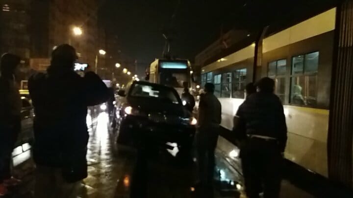 FOTO| Accident pe Stefan cel Mare. Tramvaiele nu mai ajung în Piața Victoriei