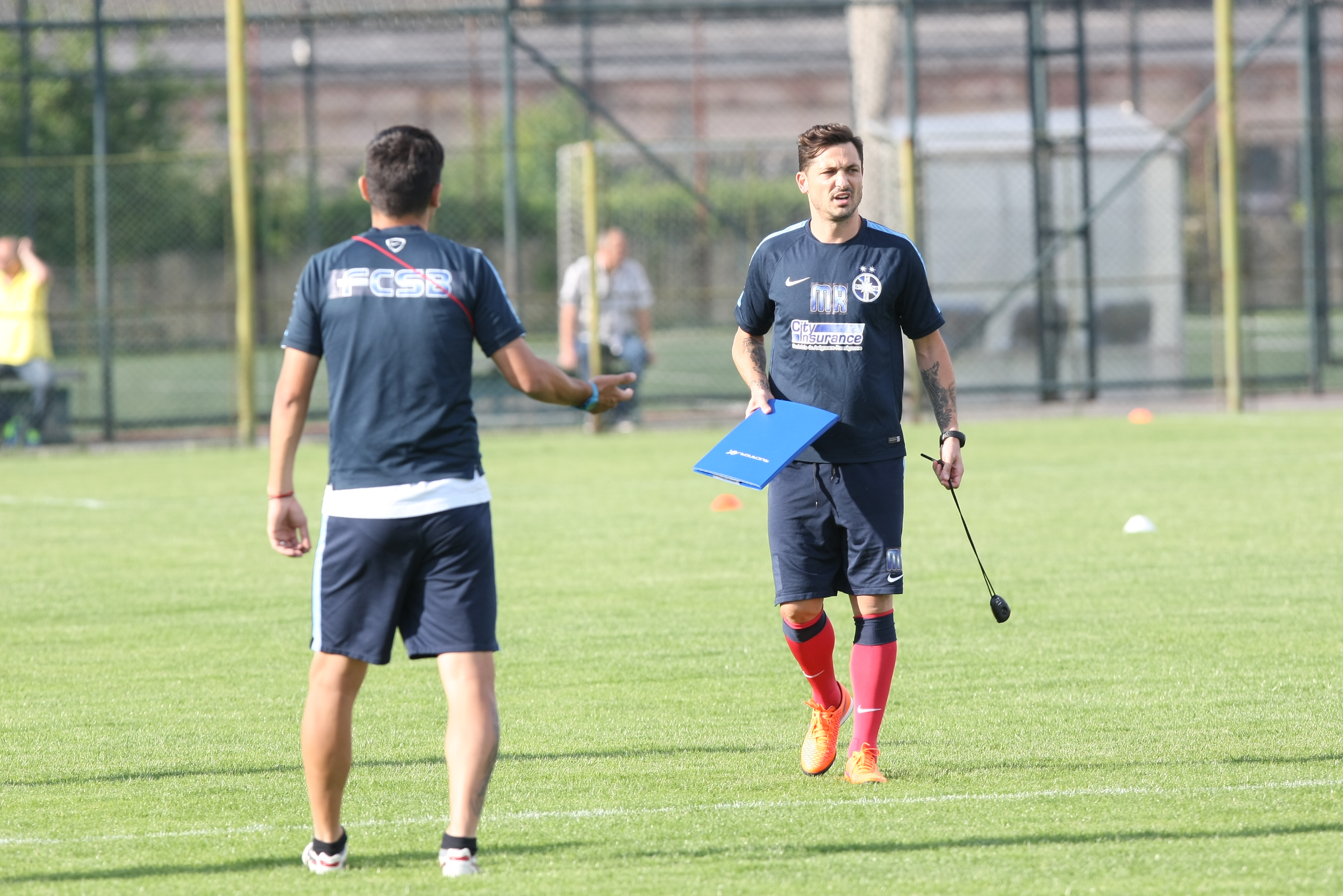Circ la Braşov, la antrenamentul Stelei: "Unde e Gigi?" / GALERIE FOTO