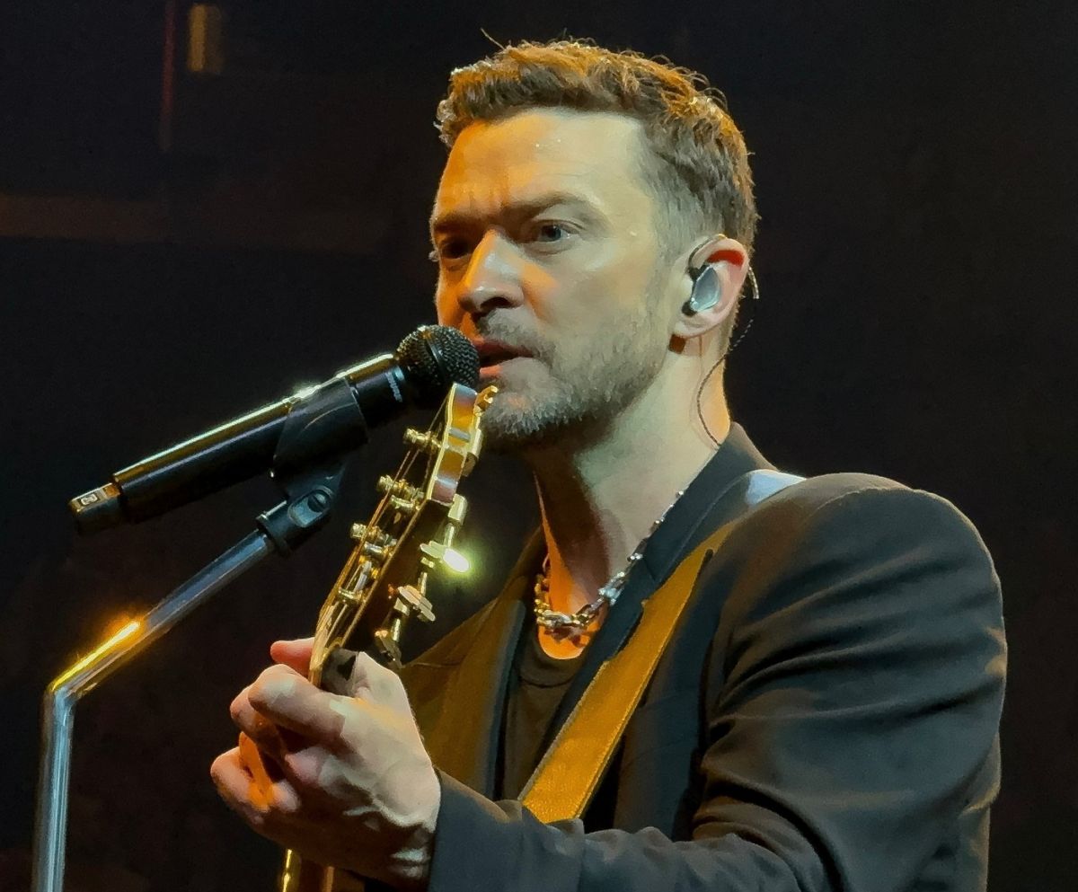 Electric Castle și Justin Timberlake au scumpit zborurile spre Cluj-Napoca și au umplut trenurile. Cât costă un bilet de avion