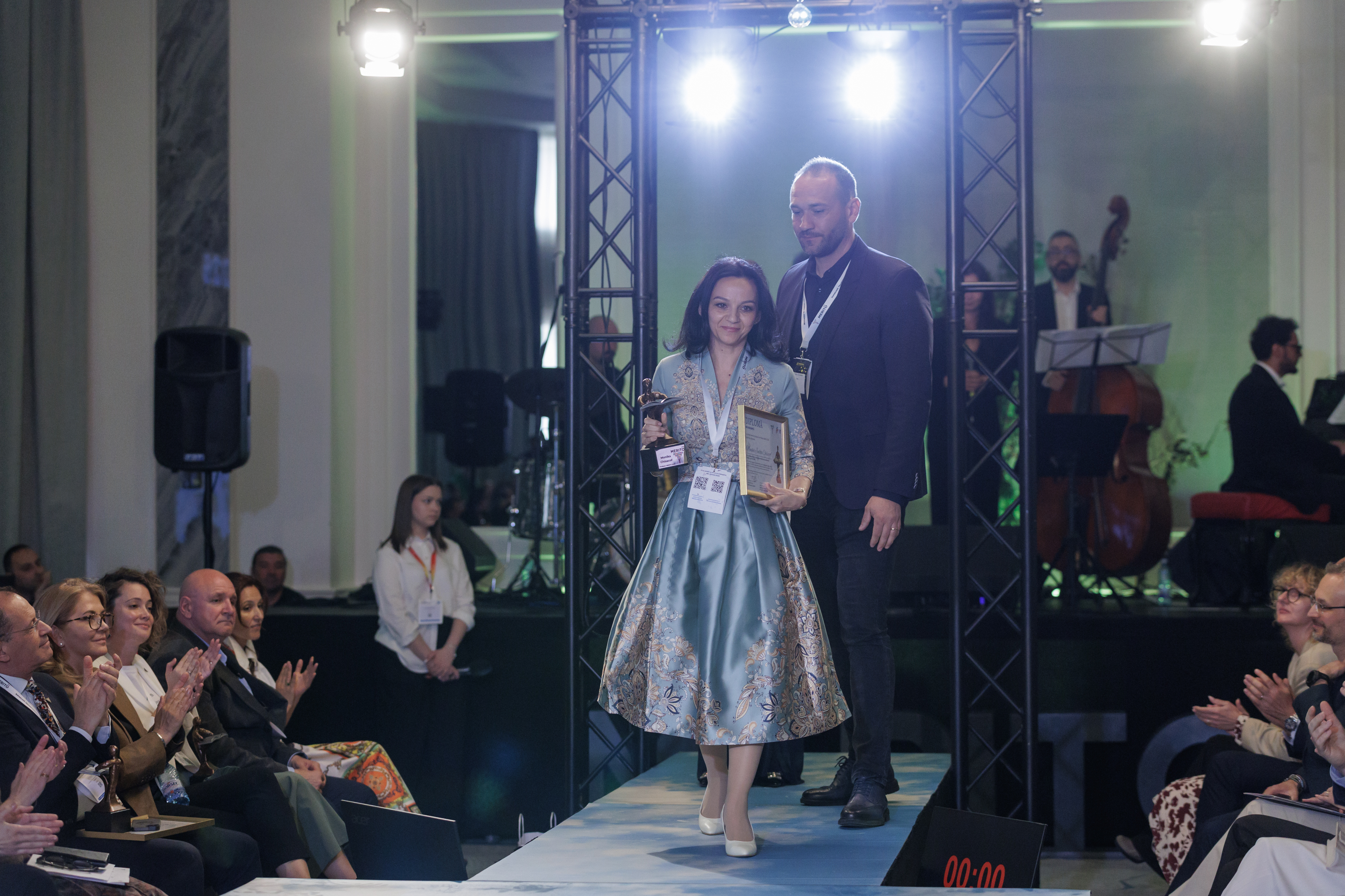 Gala MERITO 2026. Ce a spus ministrul Mihai Dimian despre secretarul de stat Sorin Ion, de toată sala a izbucnit în hohote de râs
