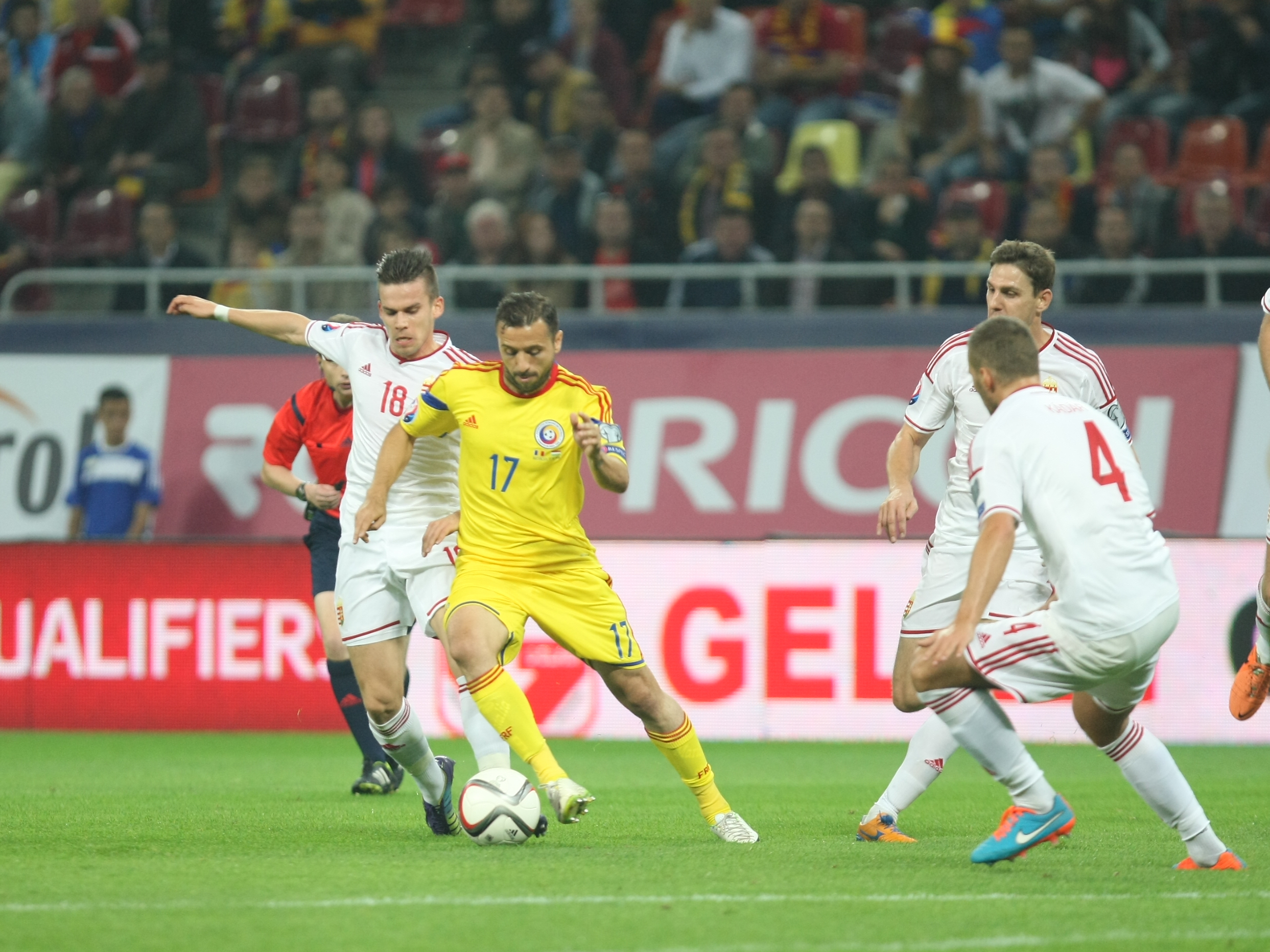 LIVE BLOG / FOTO&VIDEO. MECIUL ANULUI, ROMÂNIA - UNGARIA 1-1