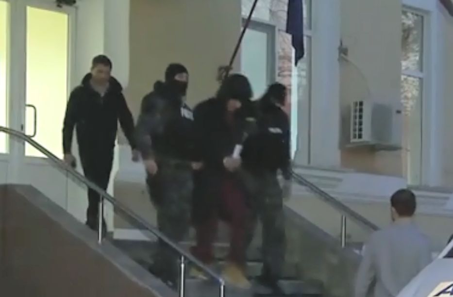 Primele imagini cu Borcea înainte să fie urcat în dubă! A fost încarcerat la Penitenciarul Rahova
