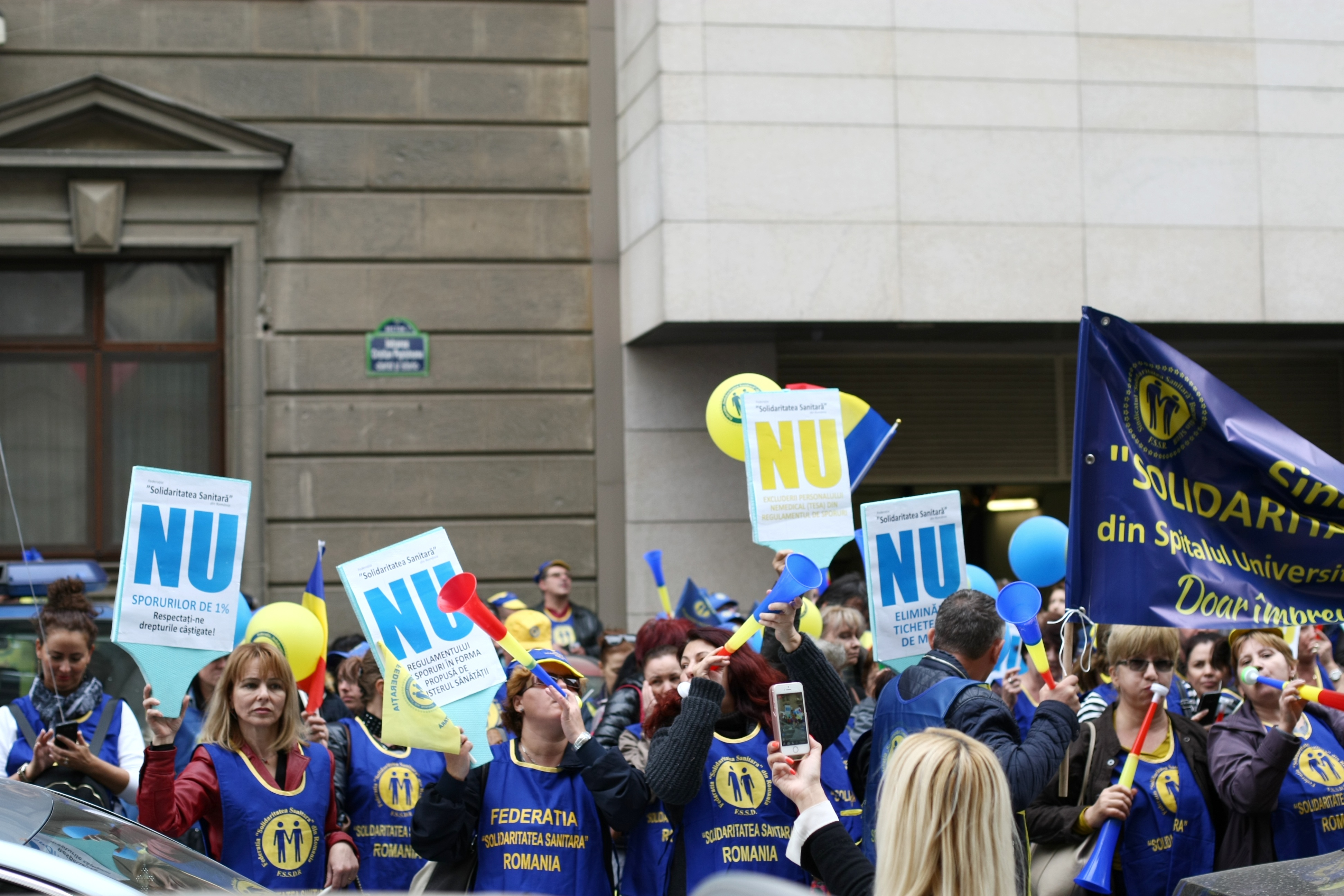 Miting de amploare în Capitală. Mii de oameni au protestat în fața Guvernului | VIDEO