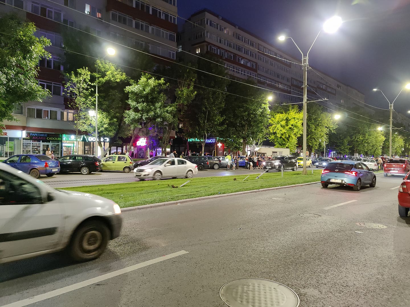 Accident în București, trei linii de tramvai blocate luni seară