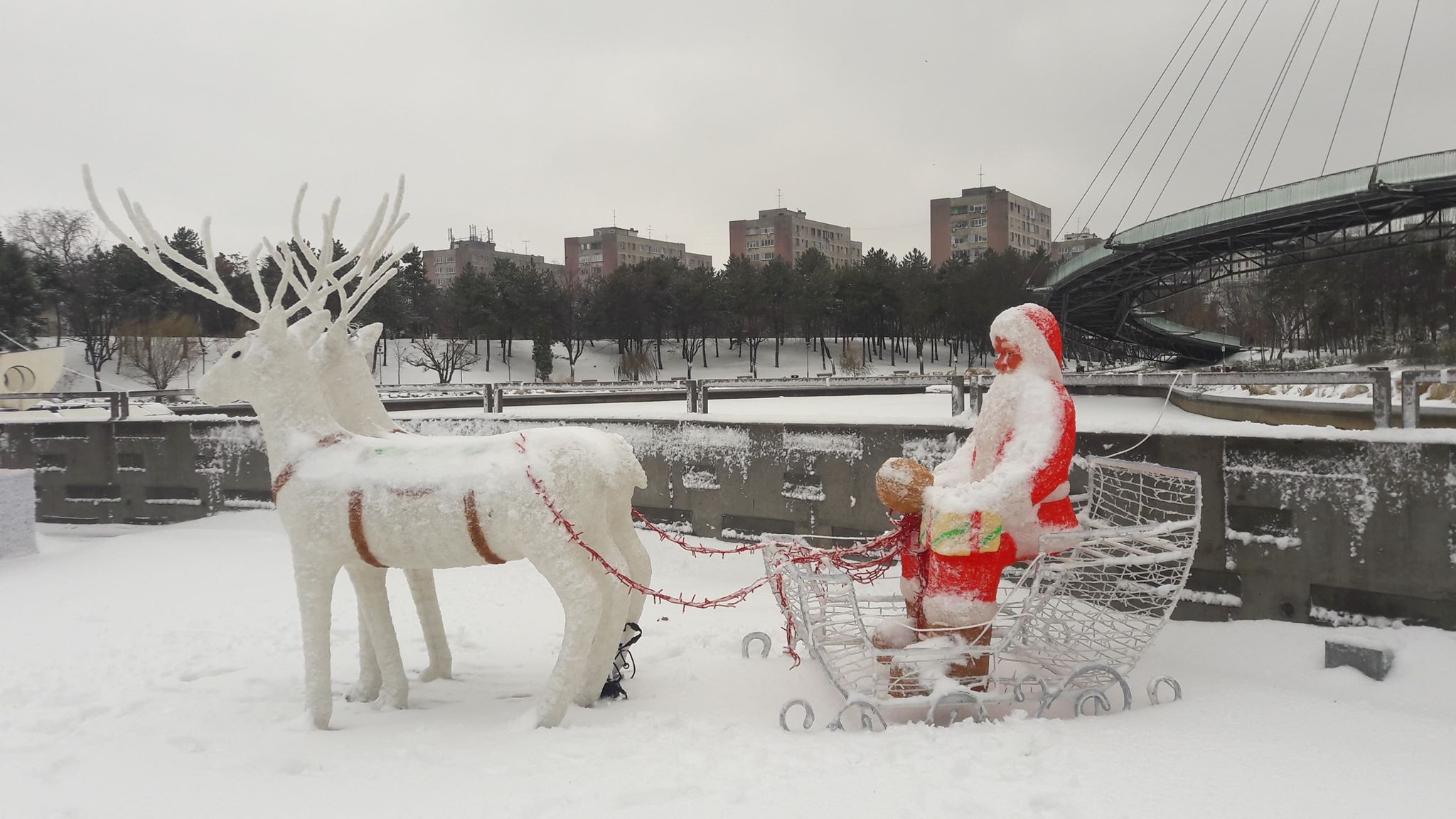 FOTO/ Ninsoare în București! Cum va fi vremea în weekend în Capitală