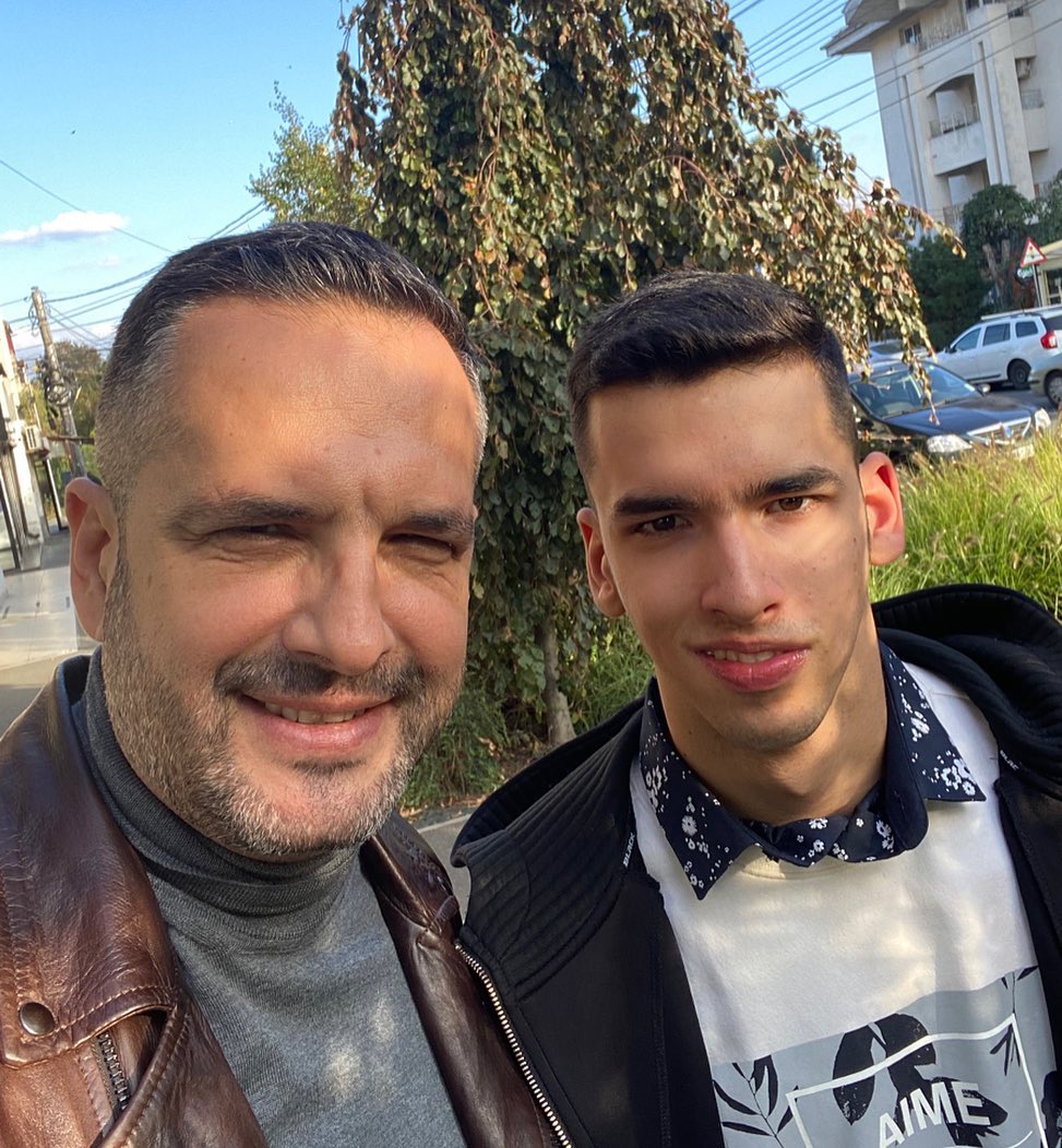 Scrisoarea lui Mădălin Ionescu pentru Filip, băiatul lui care suferă de hemipareză: „România nu e încă un loc pentru copiii ca tine”