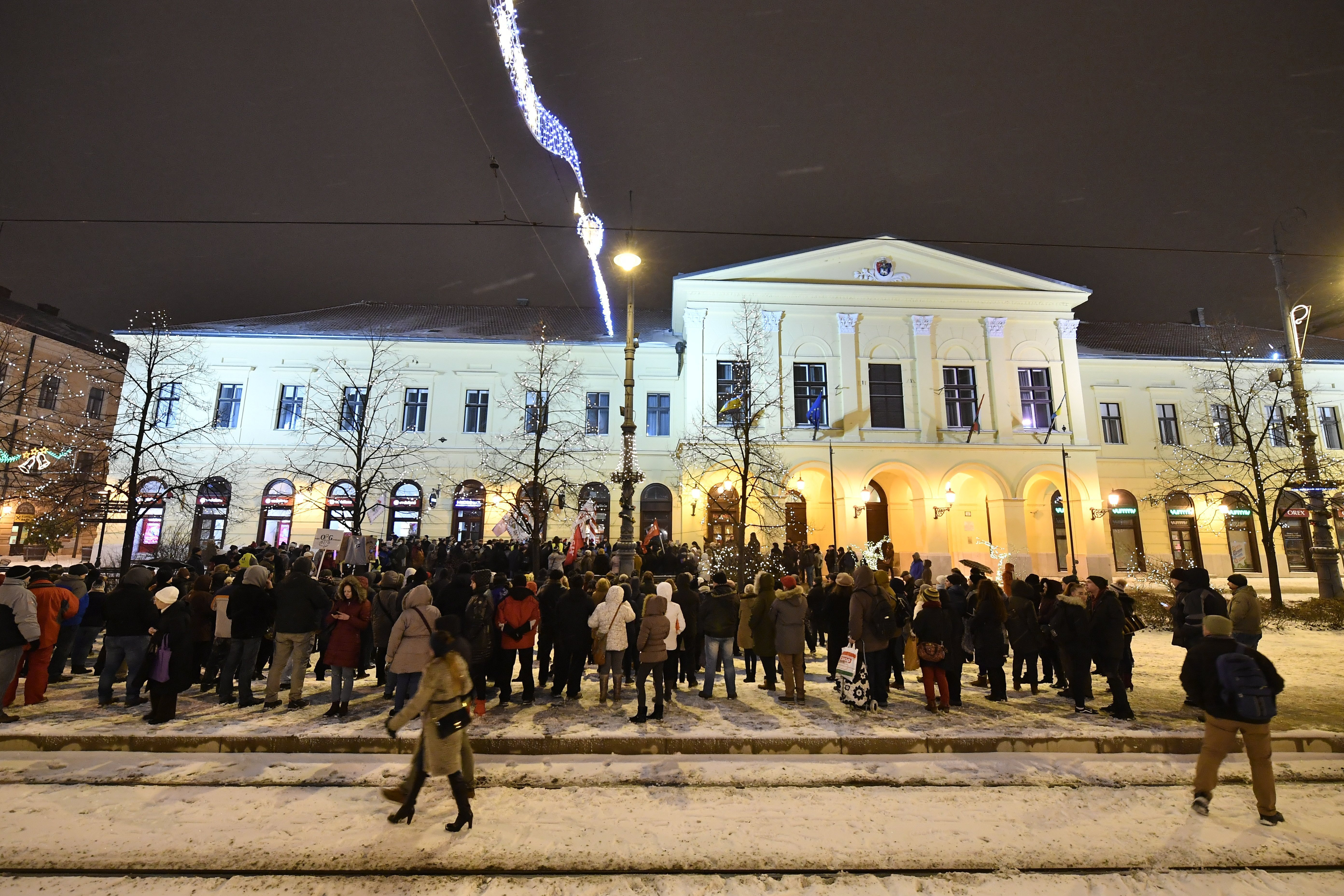 GALERIE FOTO / Noi proteste, la Budapesta, împotriva "legii sclaviei" şi a premierului Viktor Orban