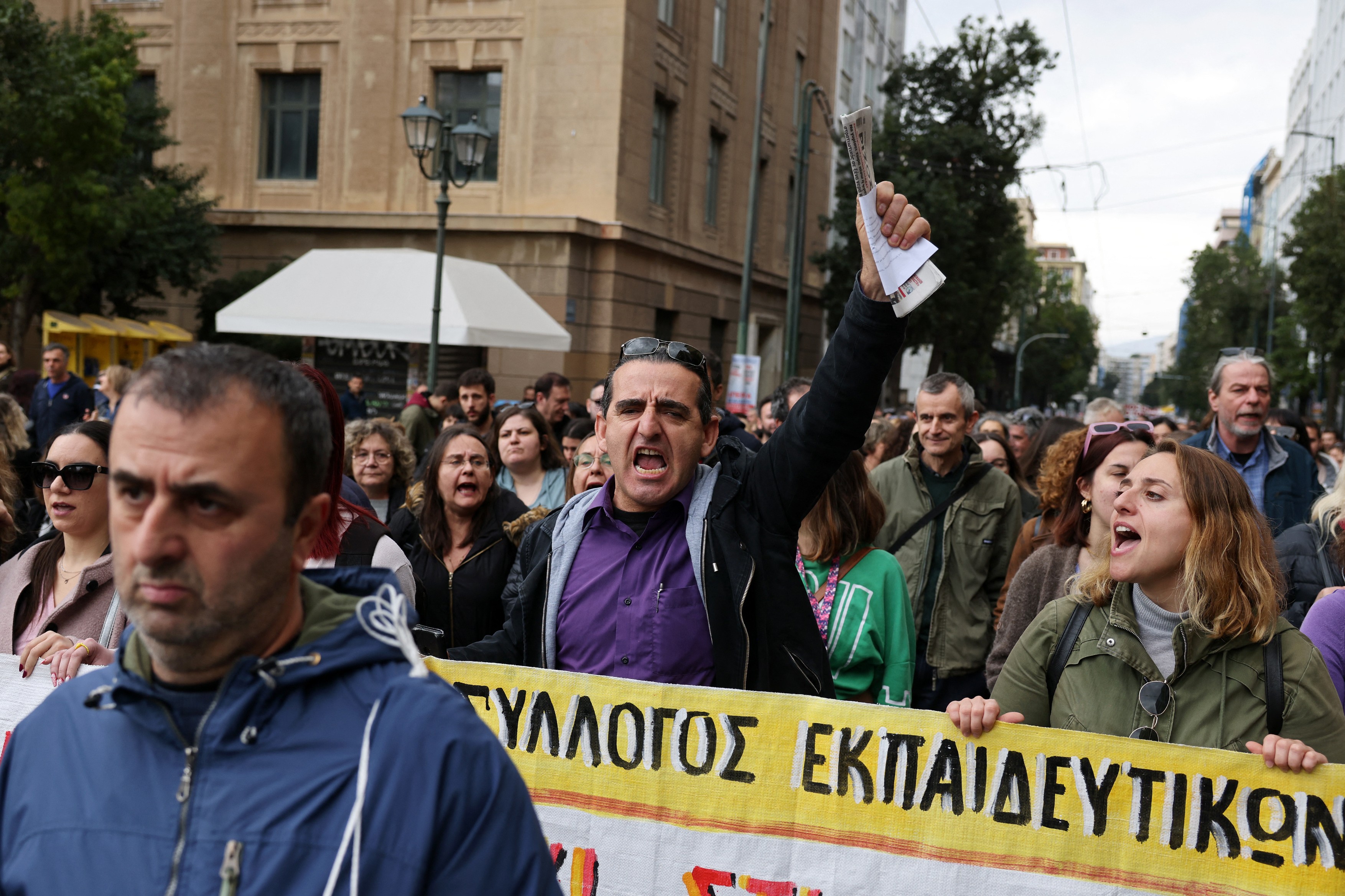 Protest pe străzile din Atena, la un an de la cel mai grav accident feroviar din istoria Greciei. „Nu uităm, cerem dreptate”