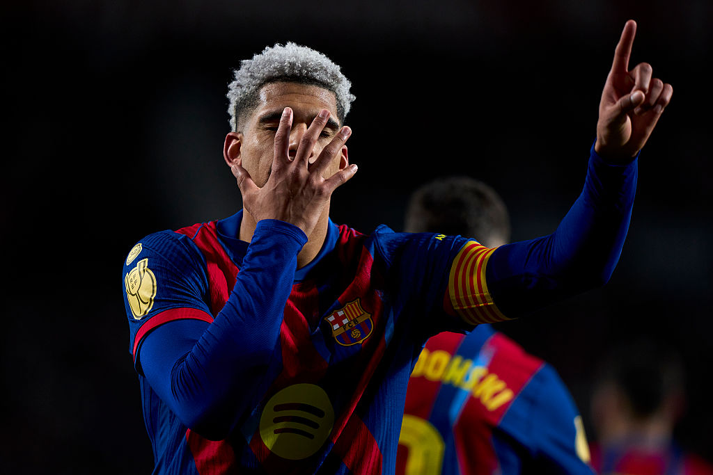 Gyermekei halálát kívánták, teljesen összeomlott a Barcelona sztárja