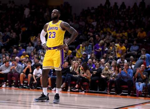 LeBron James a marcat 9 puncte, la debutul pentru Los Angeles Lakers