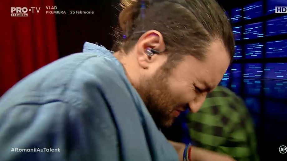 Record mondial la Românii au talent: a băut 125 de ouă crude. Cum au reacţionat Andra și Smiley | FOTO
