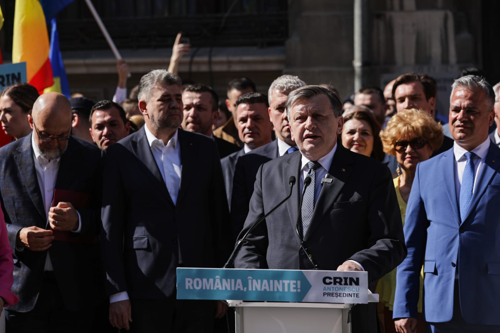 Crin Antonescu și-a depus candidatura la alegerile prezidențiale