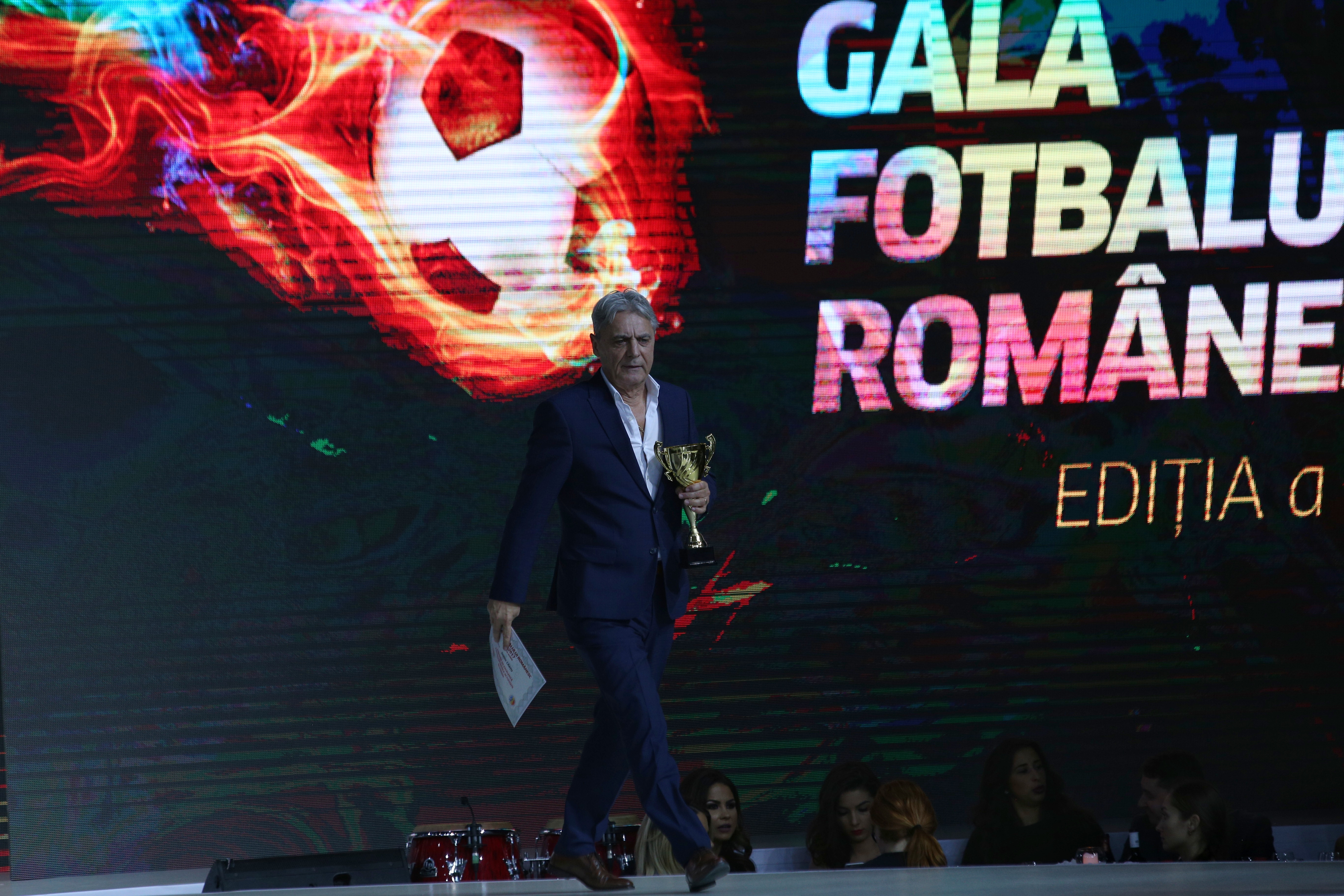 Gala Fotbalului Românesc 2017. Budescu, jucătorul anului. Hagi - antrenorul anului! Toate premiile acordate | FOTO&VIDEO