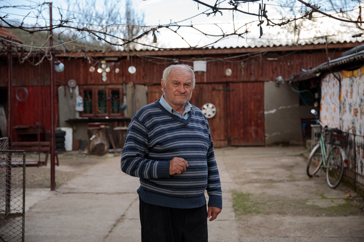 REPORTAJ. „Armindenul” lui Nea Dumitru, obicei vechi de când satele din Țara Hațegului. De ce se pune mesteacăn la poartă de 1 mai