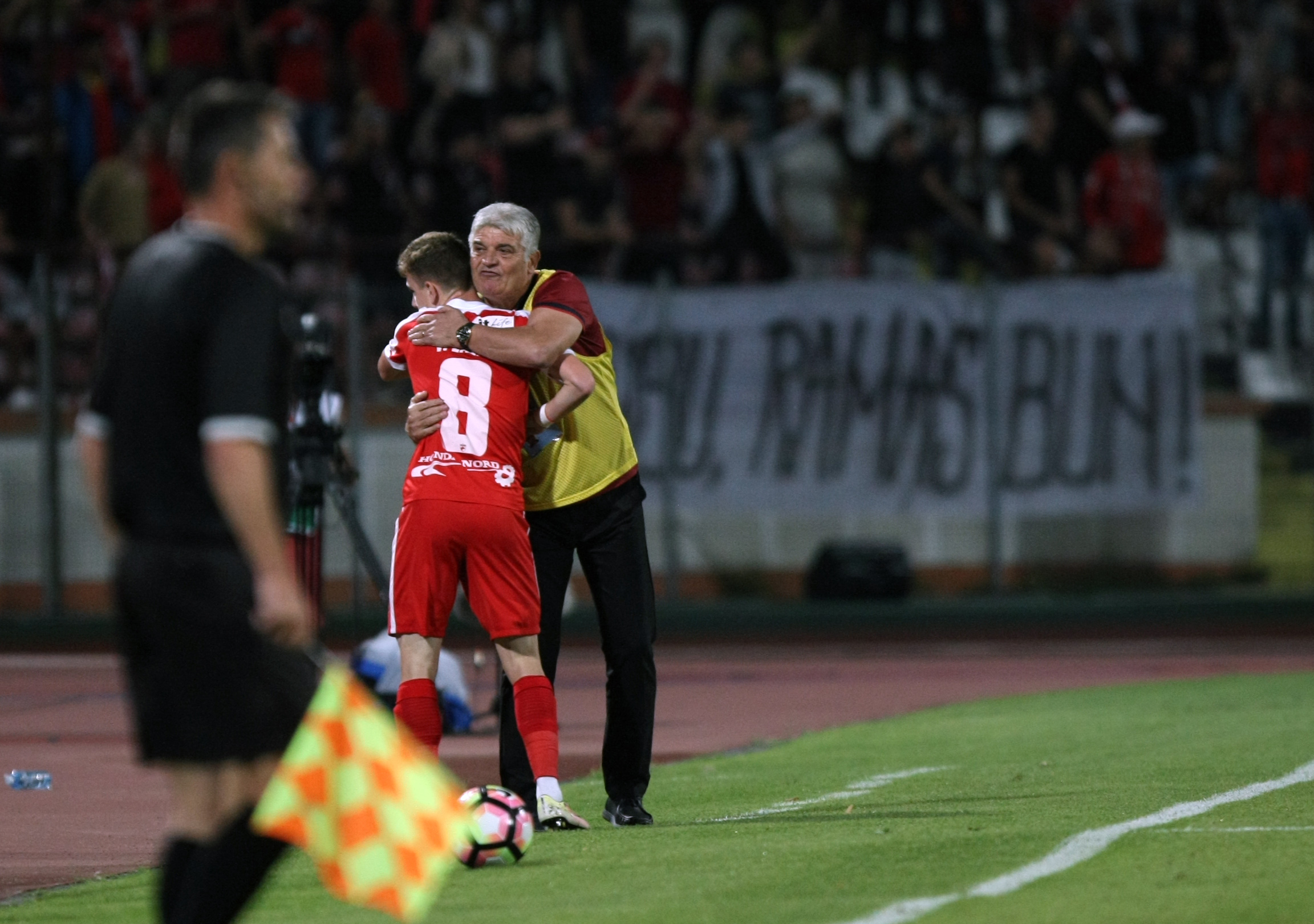 Liga I, etapa a 6-a: Dinamo - Gaz Metan 1-1. Lazăr a deschis scorul, Llullaku a egalat! ”Câinii” au jucat fanul ucis după derby / FOTO&VIDEO