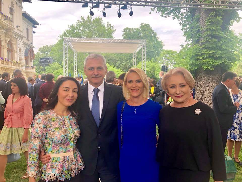 REPORTAJ/ Ce nu s-a văzut la recepția de Ziua Europei, de la Cotroceni; Liderii PSD au venit cu autocarele, Dragnea și Dăncilă au socializat peste o oră (FOTO)