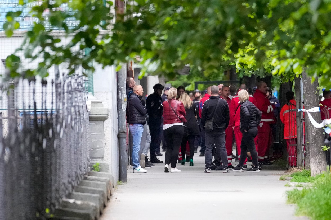„Avea listă cu cei pe care voia să-i omoare”, spun oficialii sârbi despre elevul care și-a împușcat mortal 8 colegi și pe paznicul școlii