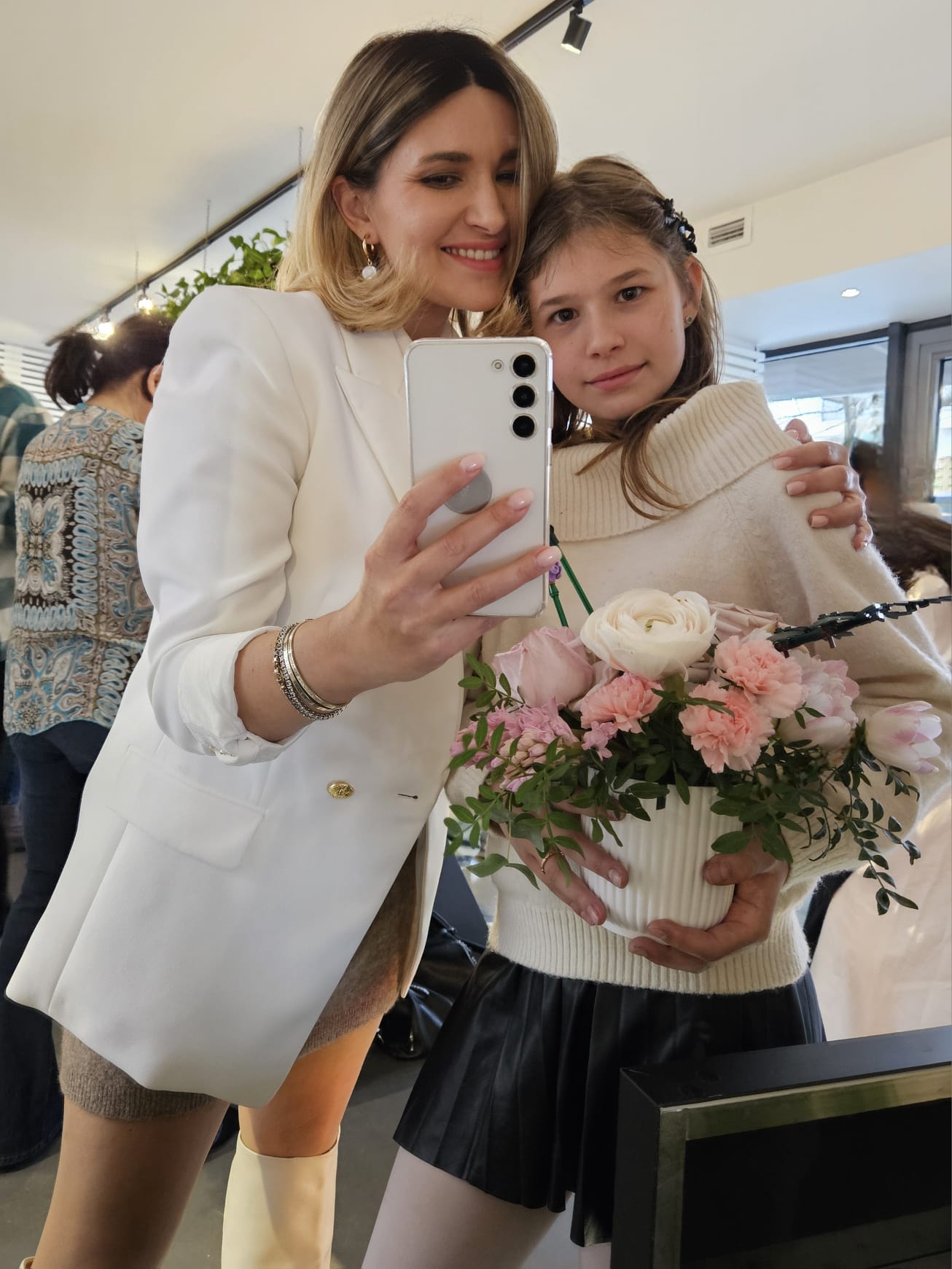 Cele trei nașteri ale Elei Crăciun și-au pus amprenta asupra sănătății ei. Cu ce probleme se confruntă vedeta