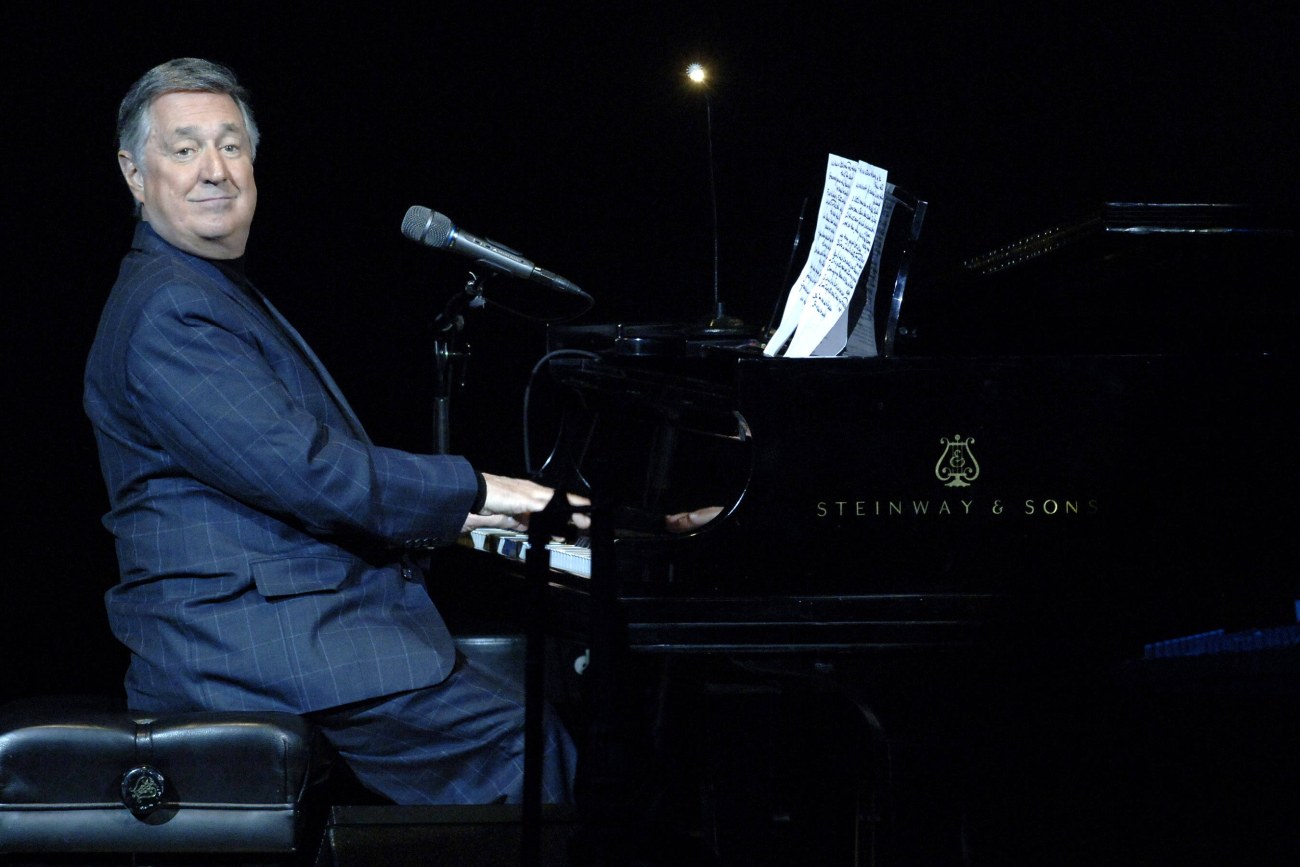 Neil Sedaka a murit la 86 de ani. Autorul hiturilor „Oh, Carol”, „Calendar Girl” și „Breaking Up Is Hard to Do” a fost o legendă a muzicii anilor ’50-’70