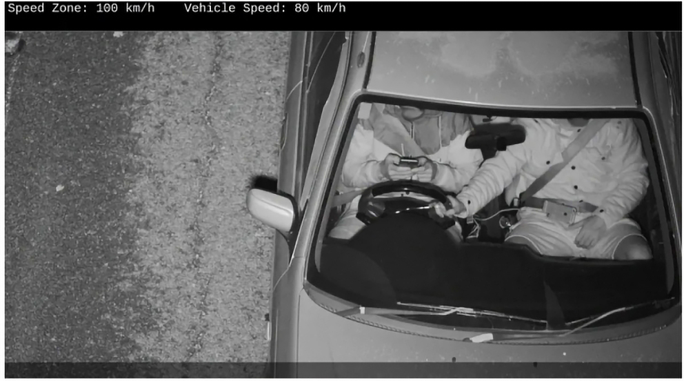 Vége a titkos mobilozásnak? Így buknak le a telefonozó sofőrök