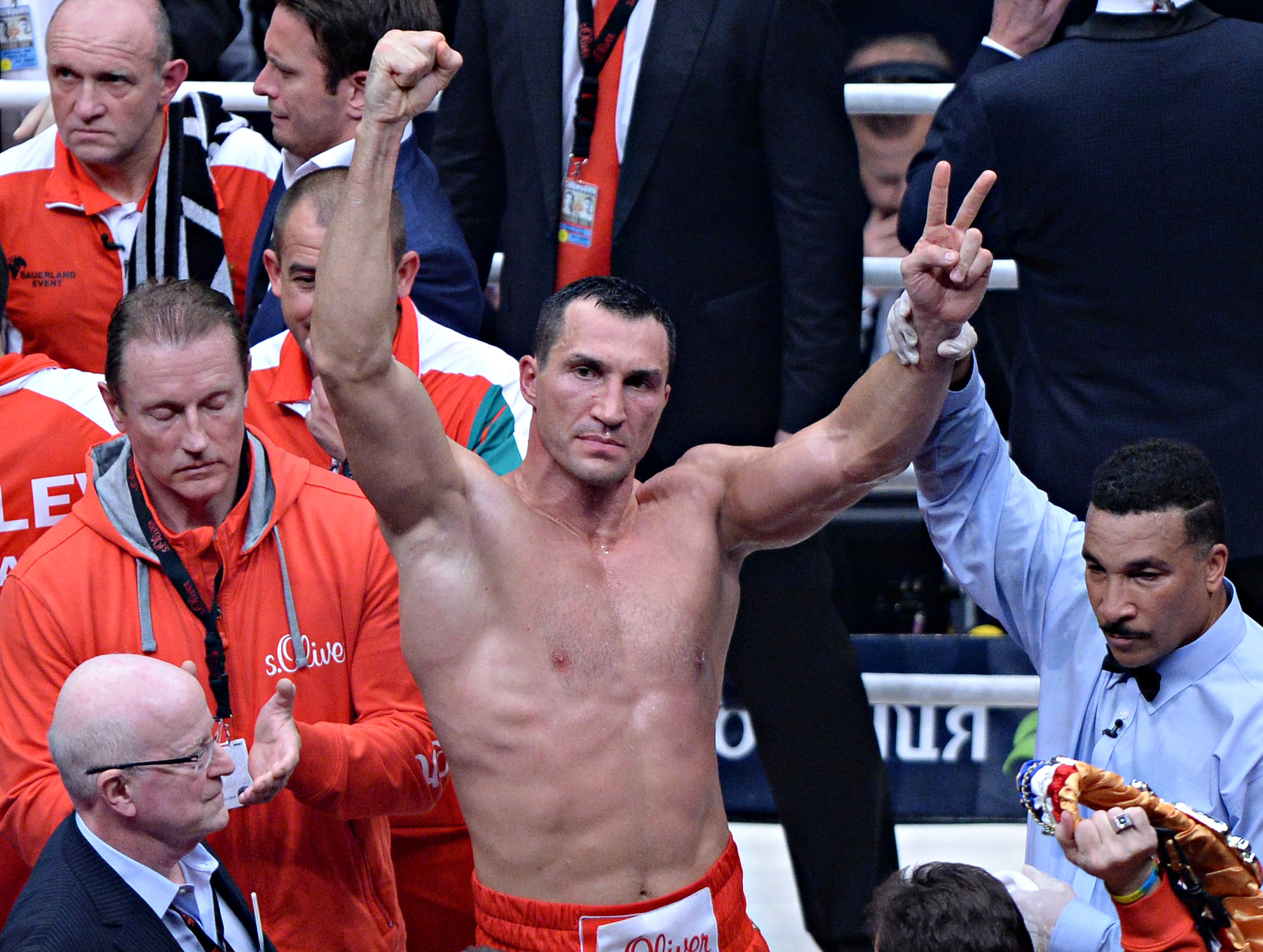 Klitschko l-a făcut KO pe Pulev, dar bulgarul a arătat că Wladimir încă poate fi lovit