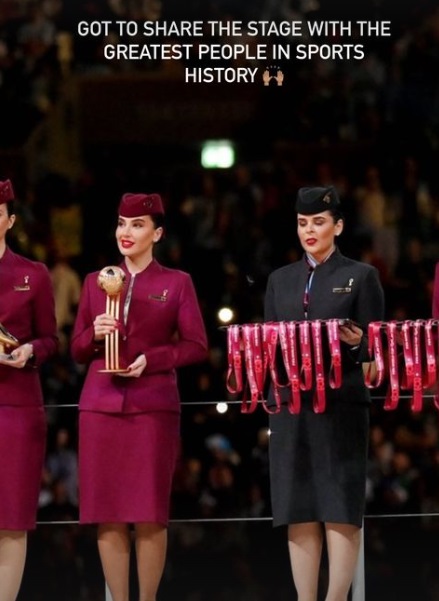 O româncă, pe scenă la decernarea Cupei Mondiale din Qatar. A ținut în mână trofeul câștigat de Messi