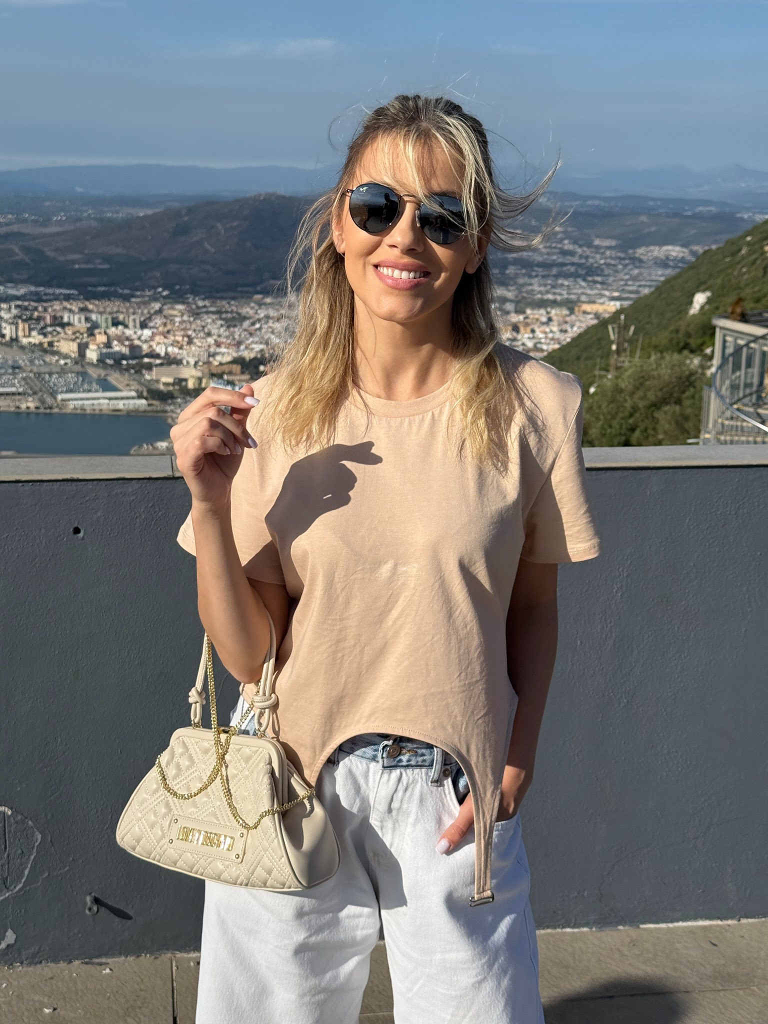 Imagini cu Andreea Ibacka și Cabral din vacanța petrecută în Gibraltar. Experiența de care au avut parte. „Aproape am fost jefuiți”