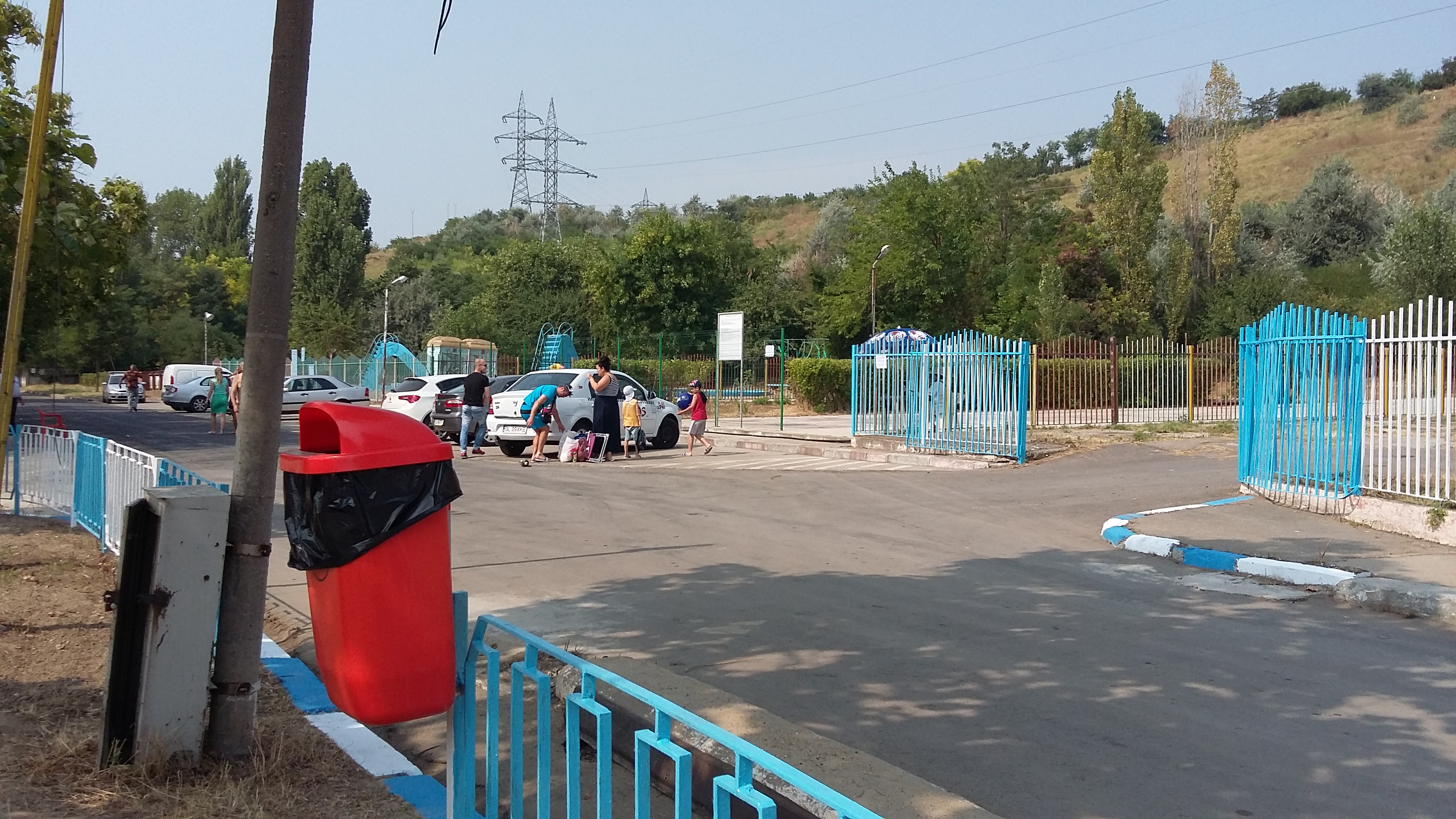 Au redeschis plaja, dar fără apă în bazine! ”Înoată” la duș | GALERIE FOTO