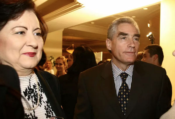 Ce îi reproșează Catinca lui Petre Roman, tatăl ei vitreg: „Să înțelegem de unde vin depresiile, nefericirile”. Ce îi făcea în copilărie