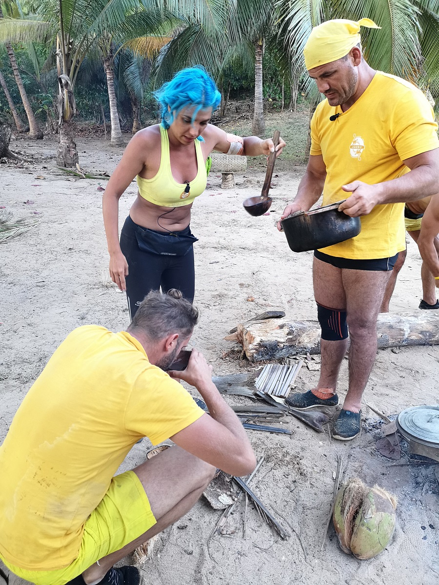 Traiul pe insula pustie transformă vedetele din "Ultimul Trib" în războinici | FOTO