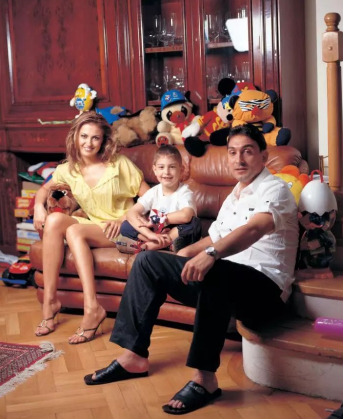 Mama lui Toto Dumitrescu, fotomodel de succes în anii ’90. Cum arată Letiția Badea, care a fost supranumită „Monica Bellucci de România”