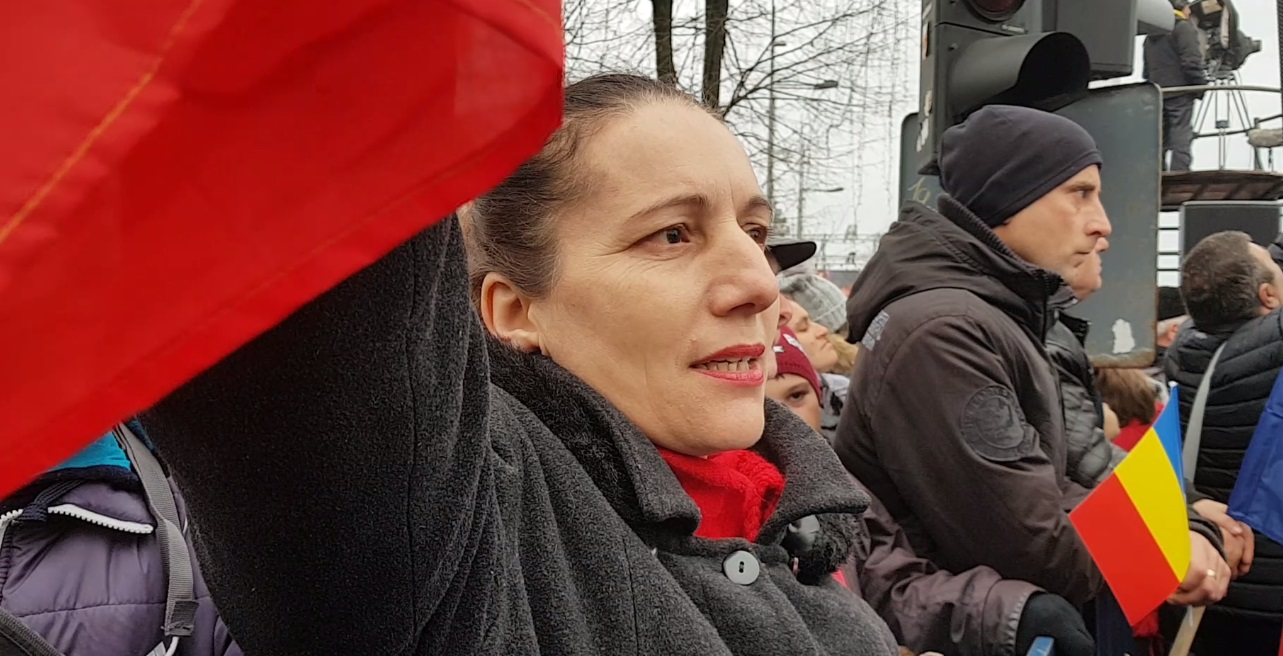 VIDEO/Gânduri de paradă, la defilarea de 1 Decembrie. Românii vor pace, unitate și un loc mai în față