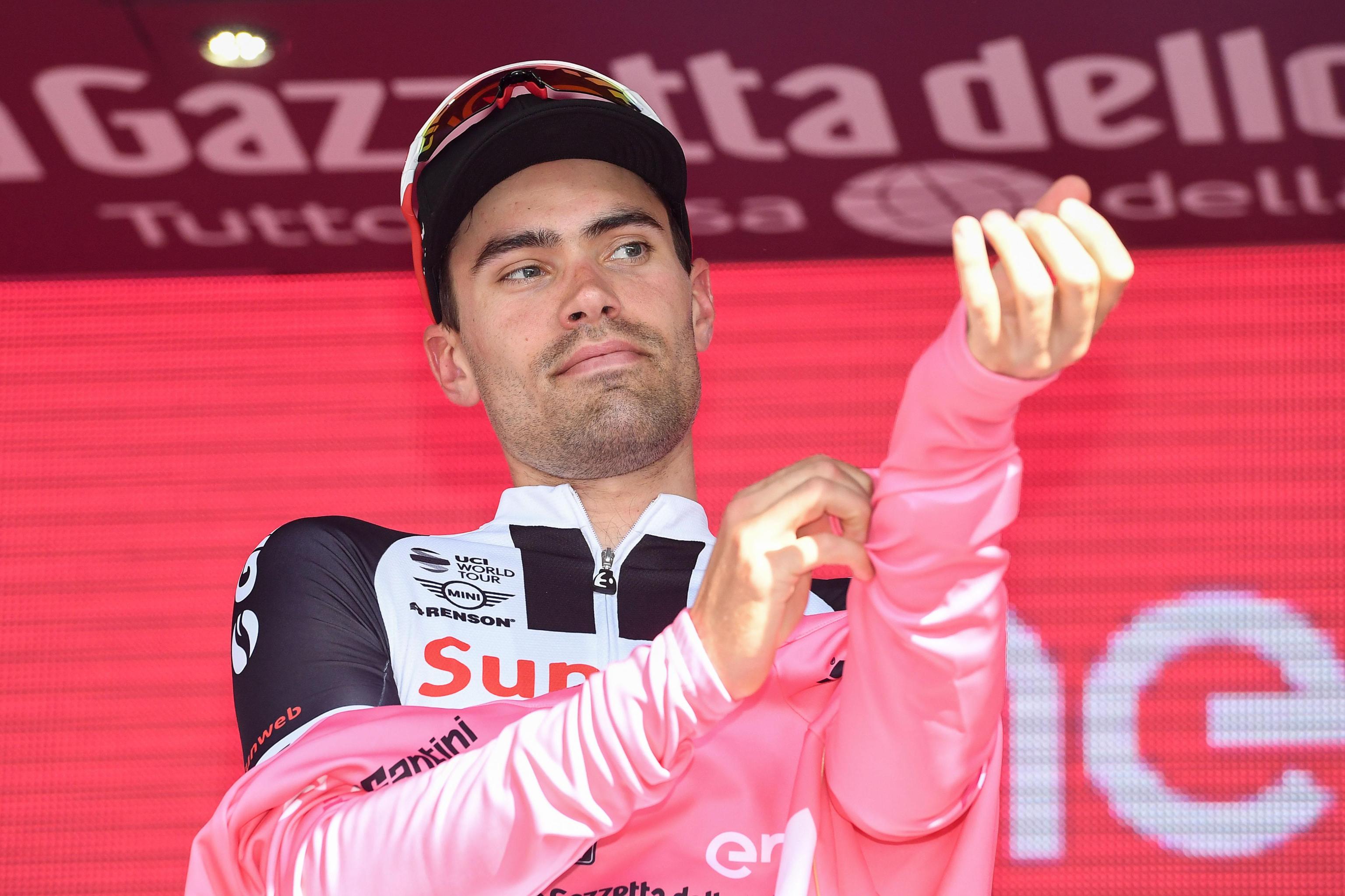 Ciclistul Tom Dumoulin a fost doborât de diaree, în Turul Italiei. Ar putea rata câștigarea ”Il Giro” | VIDEO