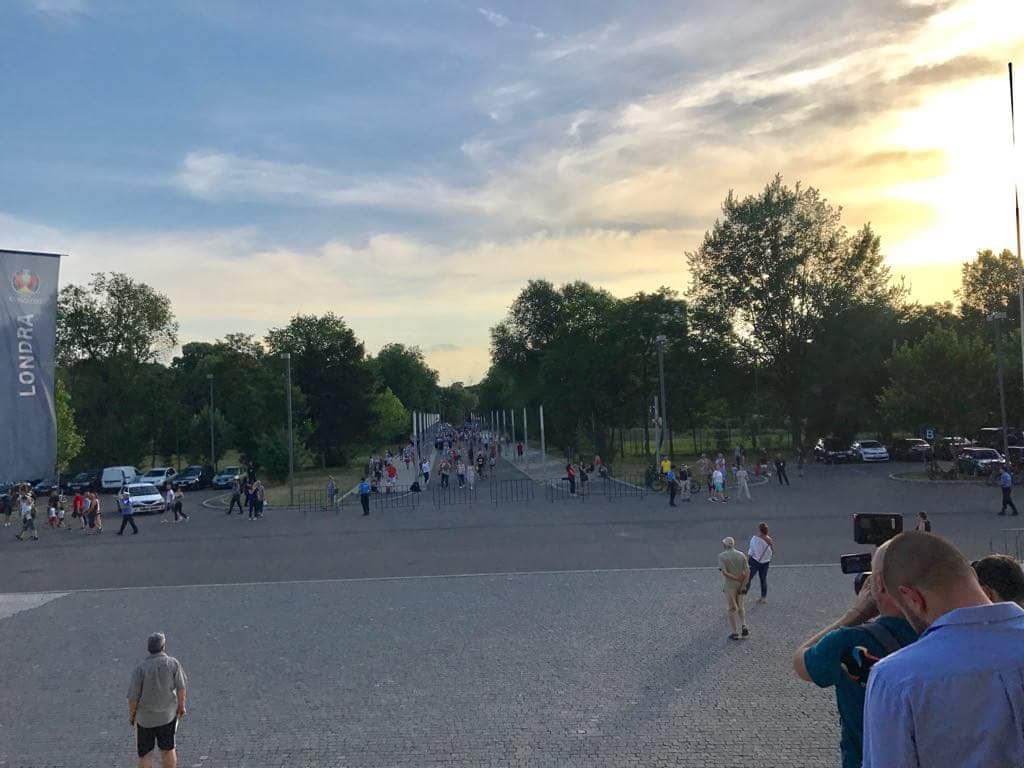 VIDEO. Simona Halep a prezentat trofeul de la Roland Garros, la Arena Națională. ”Simo”, emoționată. Aplauze, spectacol de gală, dar și fluierături / FOTO