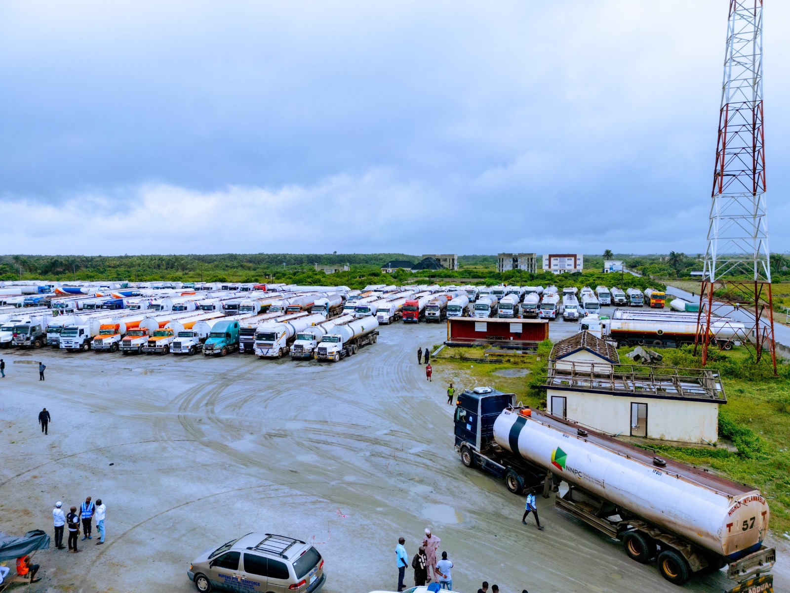 1 million tons of petrol shipped overseas as Dangote refinery takes Nigerian fuel global [X:@nnpclimited]