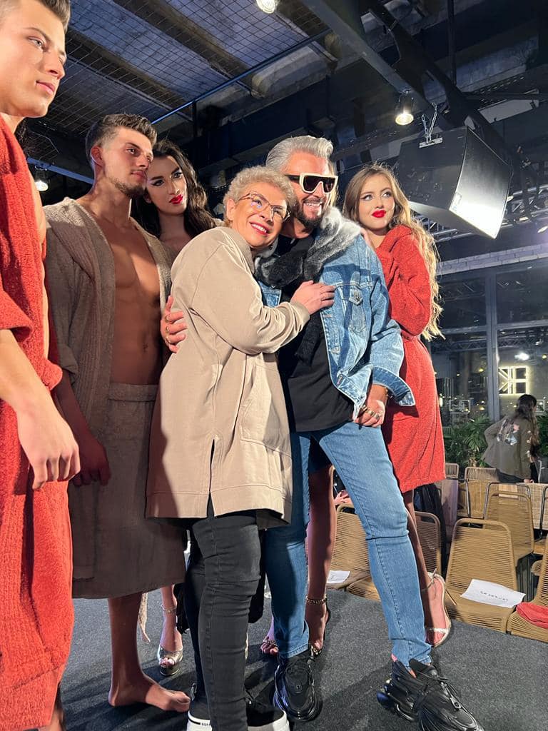 Teo Trandafir a împlinit 55 de ani. Ce își dorește prezentatoarea TV de ziua ei. „Le prefer pe cele cumpărate”