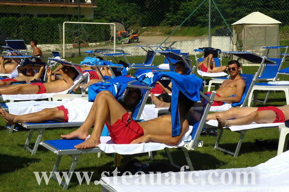 Plajă și bălăceală pentru steliștii lui Rădoi, după antrenamente infernale