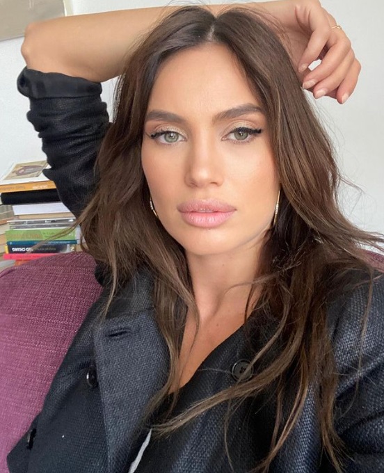 Ce i-a spus Alina Pușcău lui Dan Negru despre Leonardo DiCaprio: „Trăiesc în Los Angeles de 20 de ani”. Actrița apare în emisiunea „Tu urmezi!”