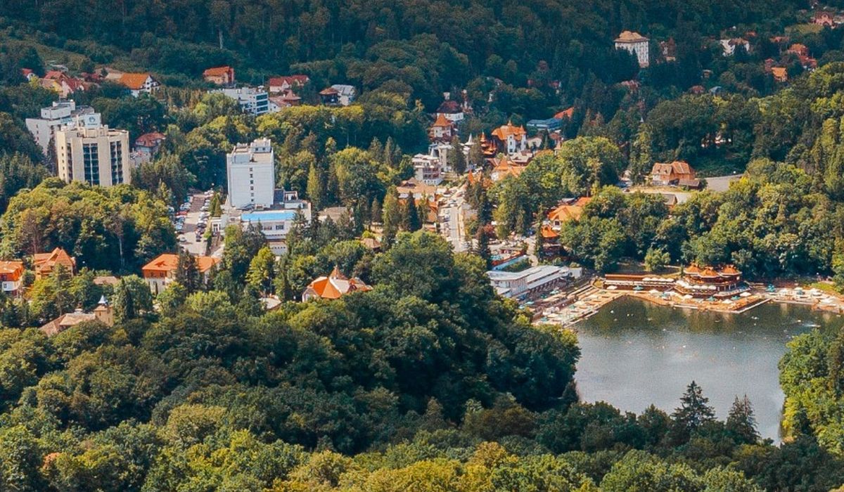 Cât costă vacanța de Crăciun 2025 și de Revelion 2026 în România. Ce caută turiștii și ce buget alocă pentru sărbătorile de iarnă
