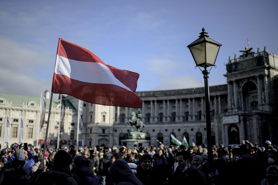 Proteste de amploare la Viena, împotriva carantinei și vaccinării obligatorii