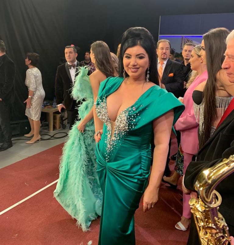 Adriana Bahmuțeanu se reprofilează după nuntă. Își deschide cabinet de psihoterapie: „Am terminat studiile”