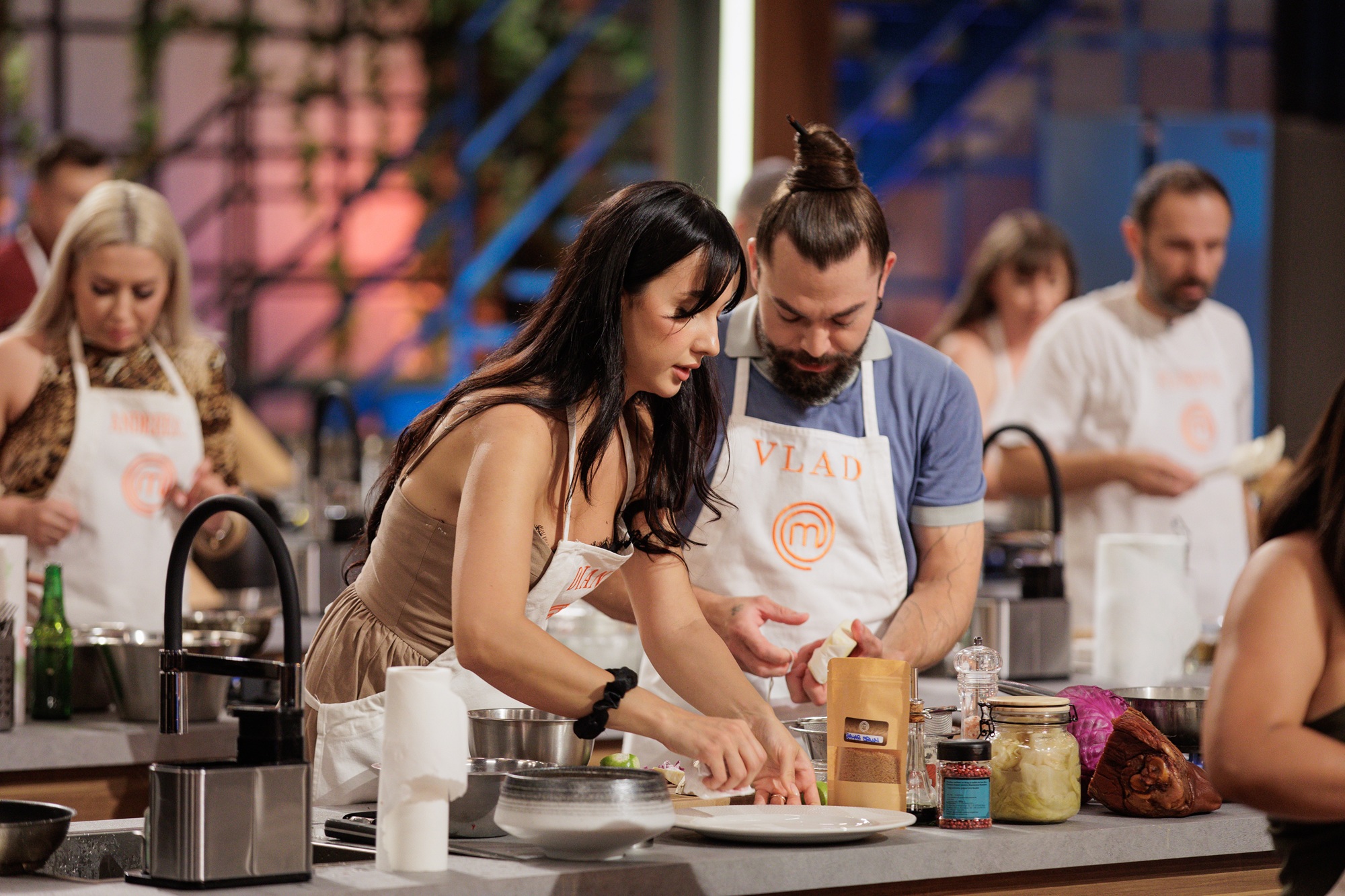 „MasterChef România” 24 noiembrie 2025. Vizită surpriză la Pro TV. „Ne-am atașat de voi. Au însemnat reîntoarcerea noastră”
