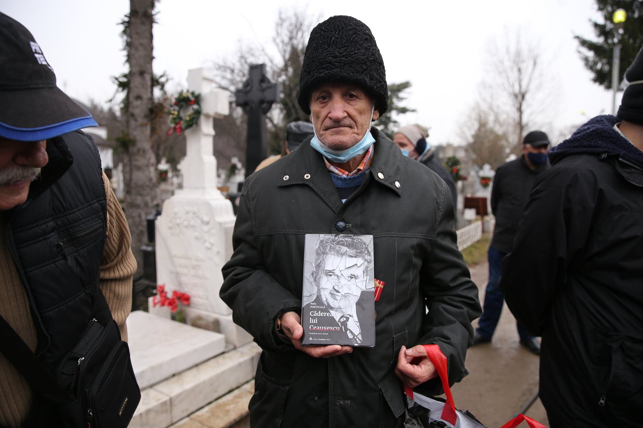 VIDEO | Nostalgicii lui Nicolae Ceaușescu au comemorat 103 ani de la nașterea fostului dictator