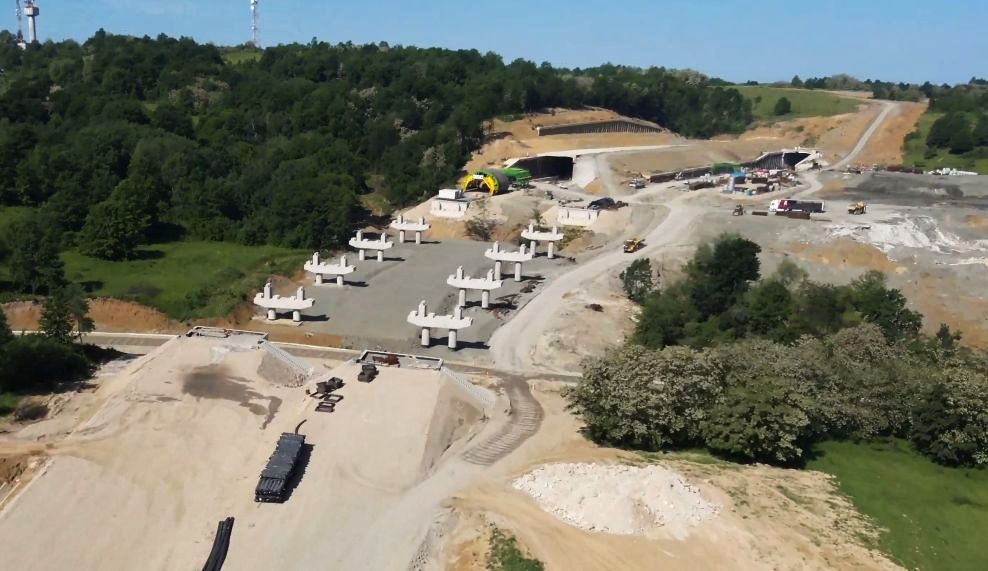 Șantierul autostrăzii A1 Lugoj - Deva: Câți metri mai sunt de excavat din „tunelurile pentru urși”