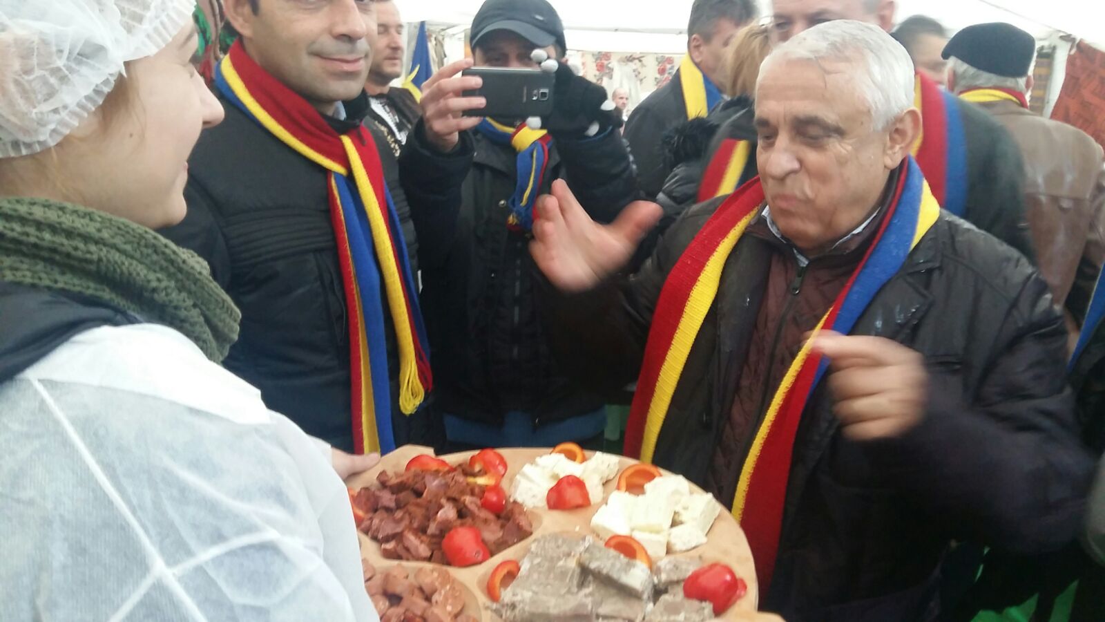 Daea: "Oaia, săraca, vine din vârful muntelui cu oamenii ăştia care pleacă şi uită de neveste, de copii"|VIDEO