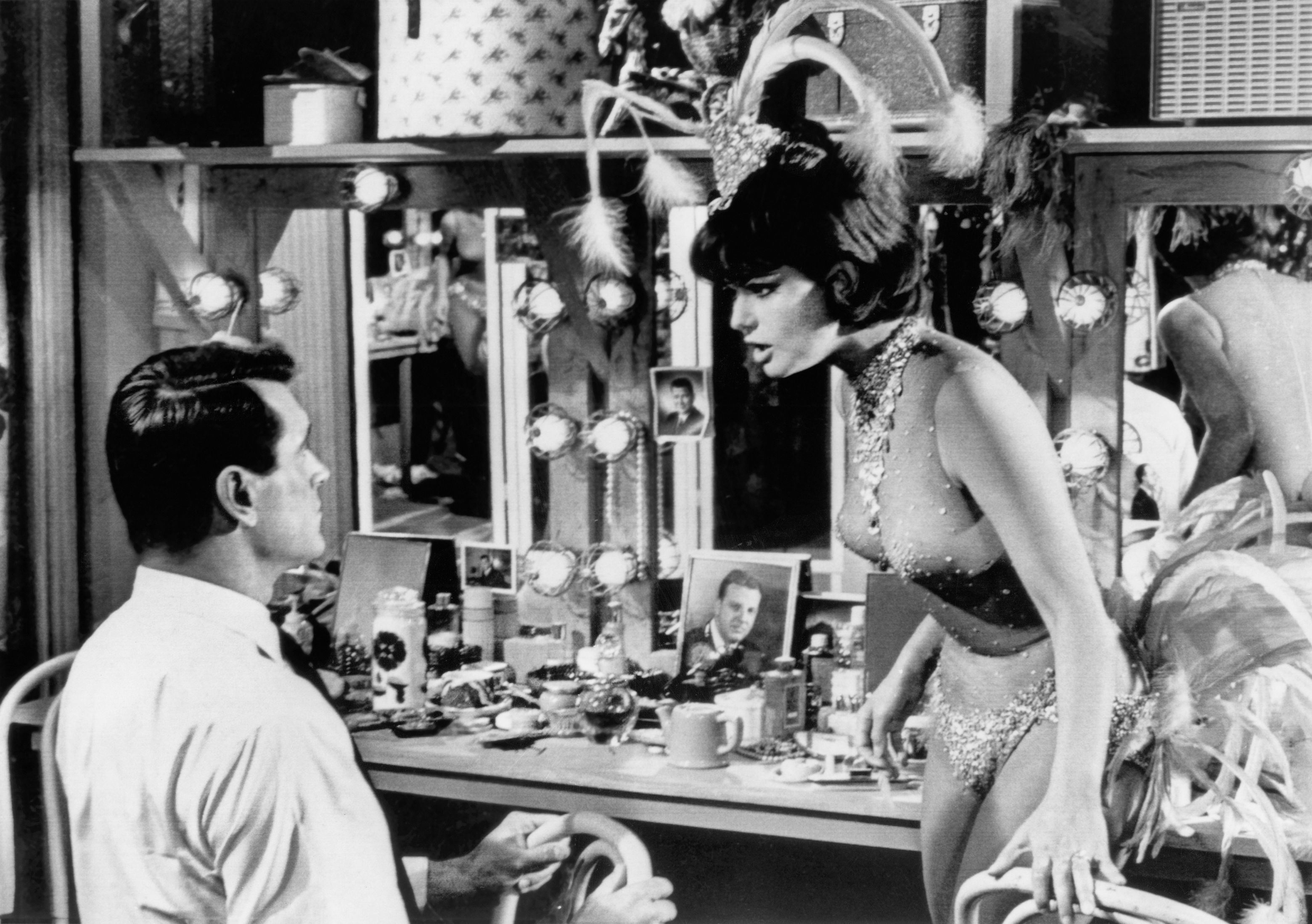 Florin Piersic și Claudia Cardinale, sărut memorabil în urmă cu 16 ani. Actorul nu și-a putut stăpâni emoțiile pe scenă: „Recunosc, mi-a scăpat”