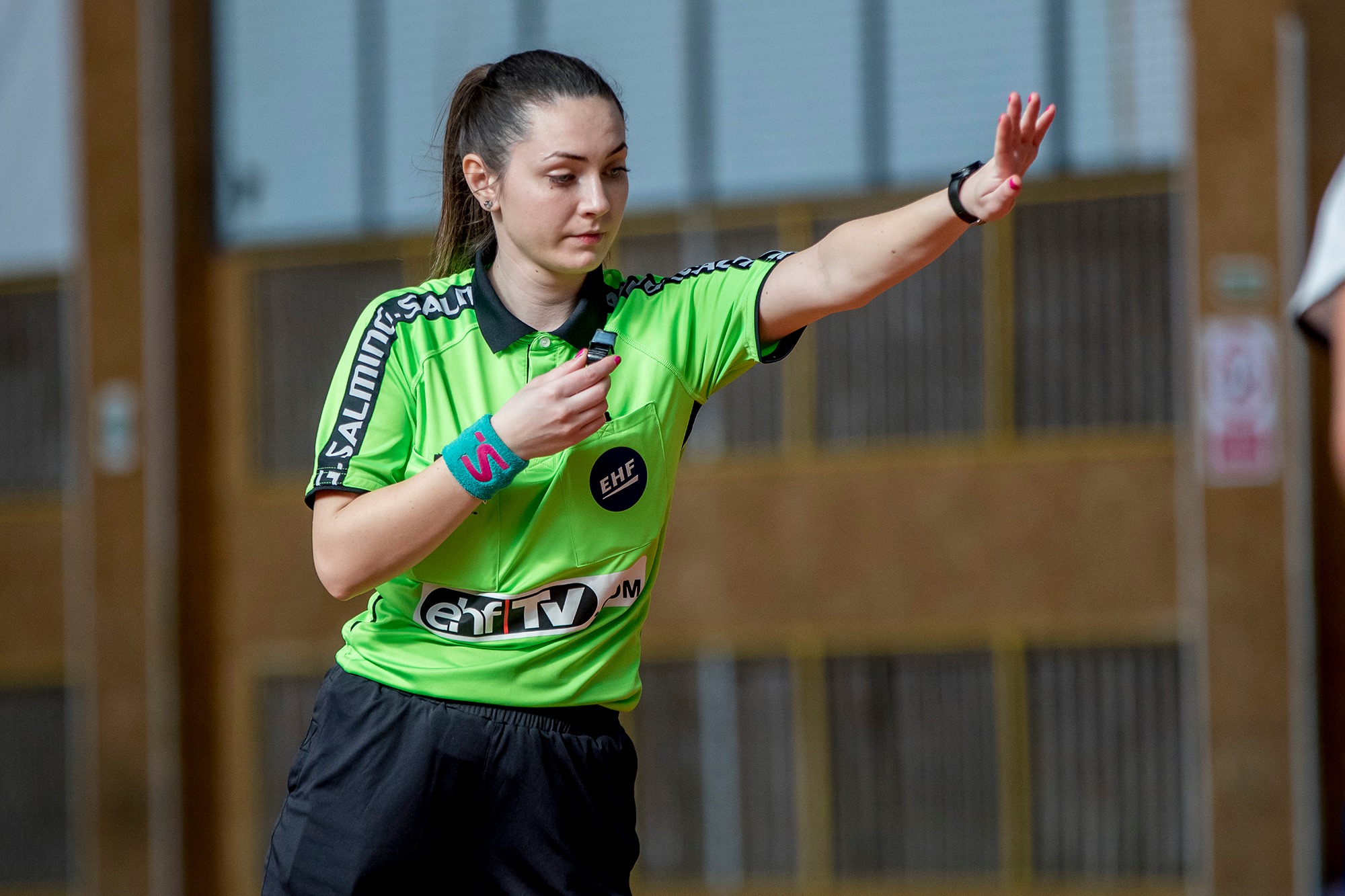 Și arbitrajul are frumusețea lui! Povestea cuplului Georgiana Lungu - Mihaela Paraschiv, ”fluierașe” la handbal: ”Ca jucătoare, aveam șanse mai mici să ajungem sus, din cauza taliei”