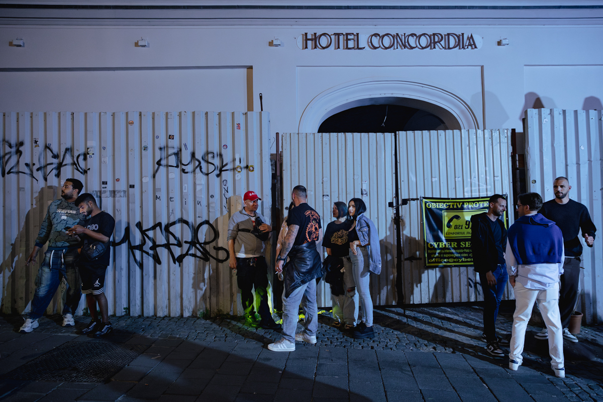 Atmosferă incendiară în Centrul Vechi după concertul lui Max Korzh. Tineri din țări aflate în conflict au petrecut împreună FOTOGALERIE