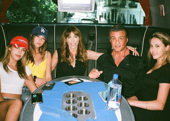 Cât de sexy sunt fetele lui Sylvester Stallone. Una mai provocatoare ca alta | FOTO